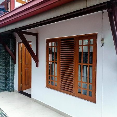 Hotel White House Ratnapura Luaran gambar