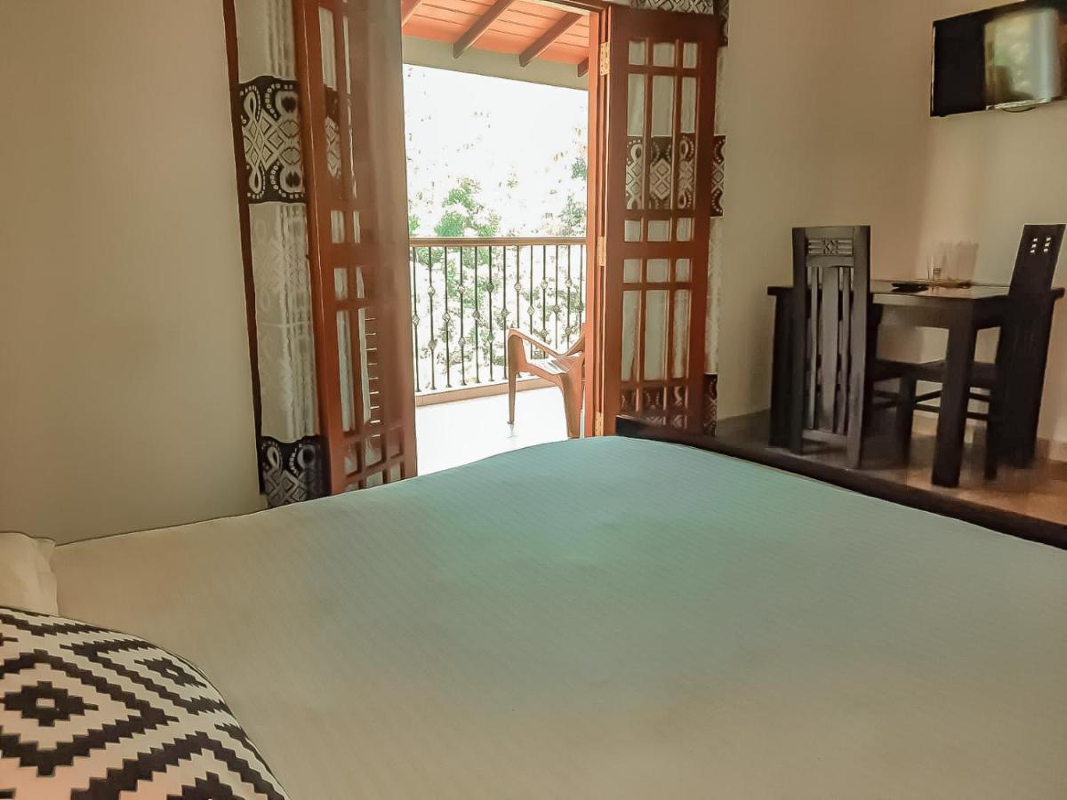 Hotel White House Ratnapura Luaran gambar