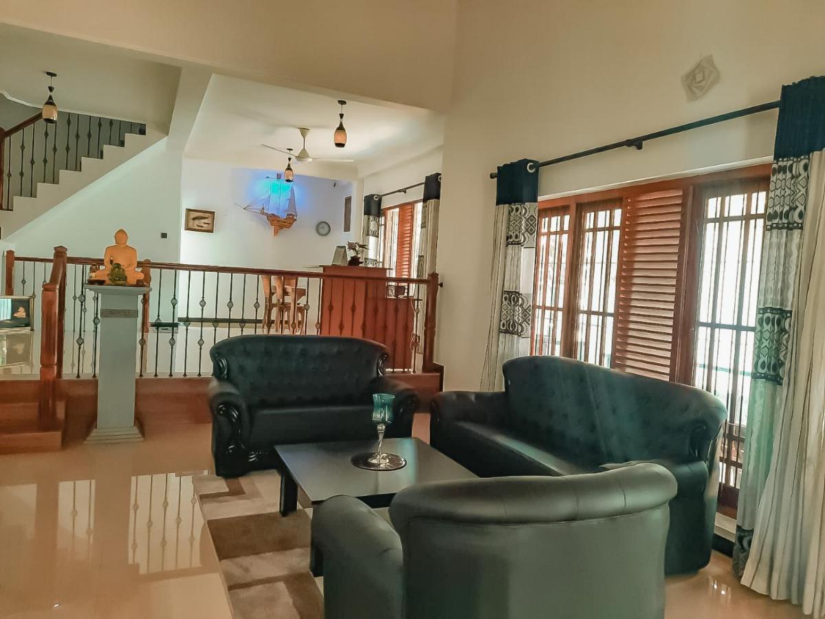 Hotel White House Ratnapura Luaran gambar