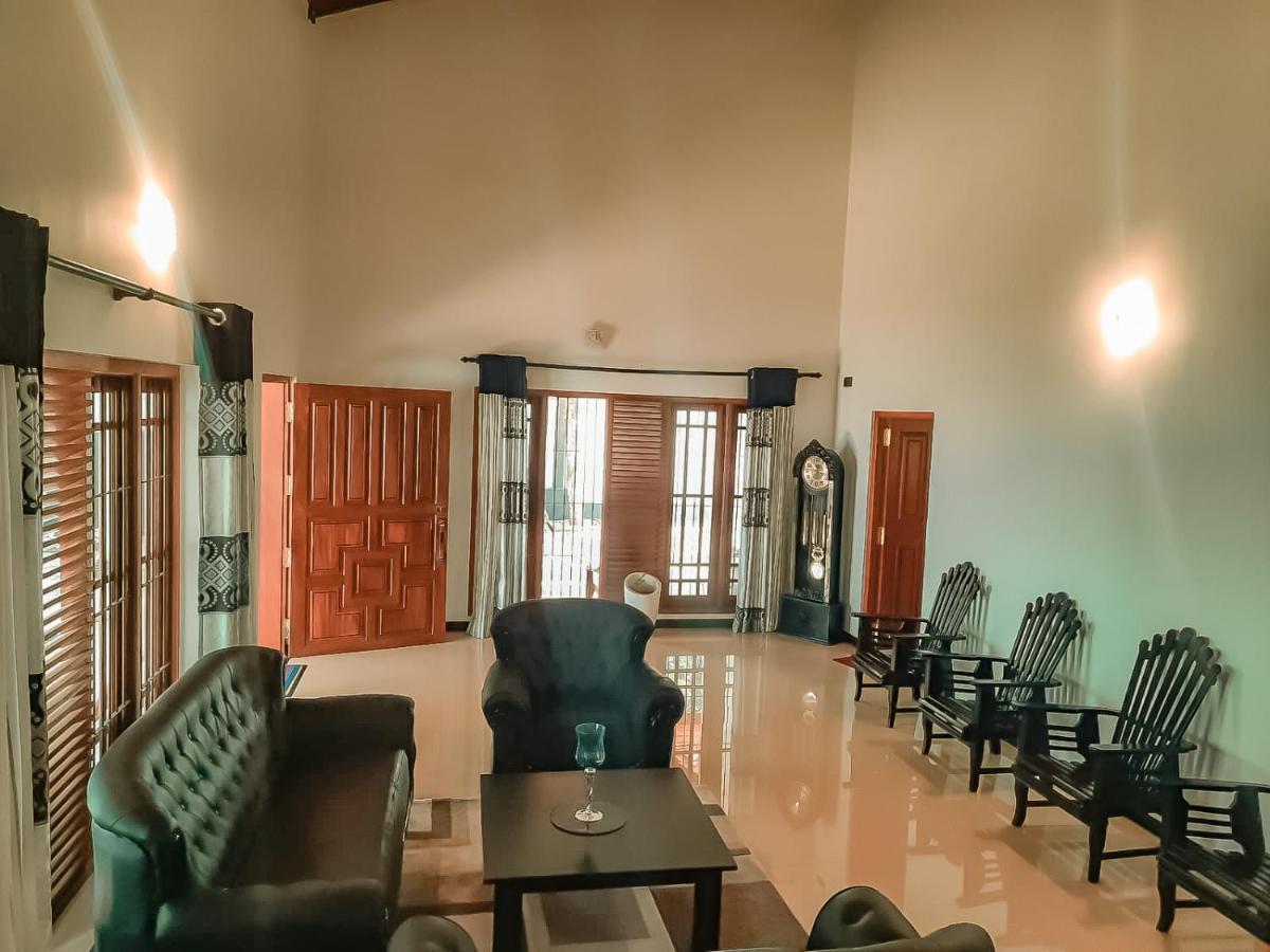 Hotel White House Ratnapura Luaran gambar