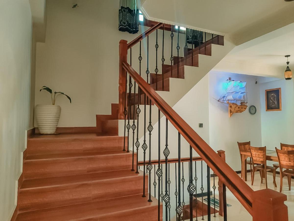 Hotel White House Ratnapura Luaran gambar
