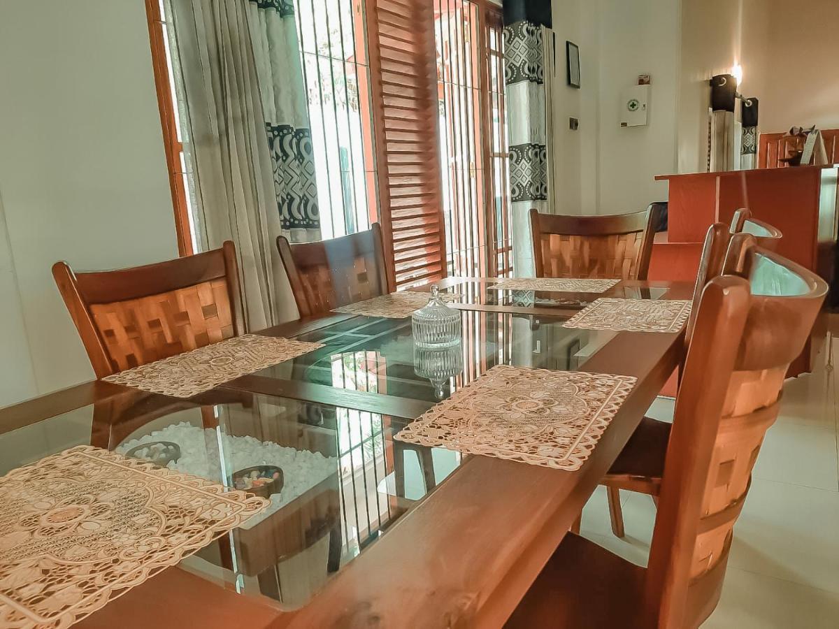 Hotel White House Ratnapura Luaran gambar