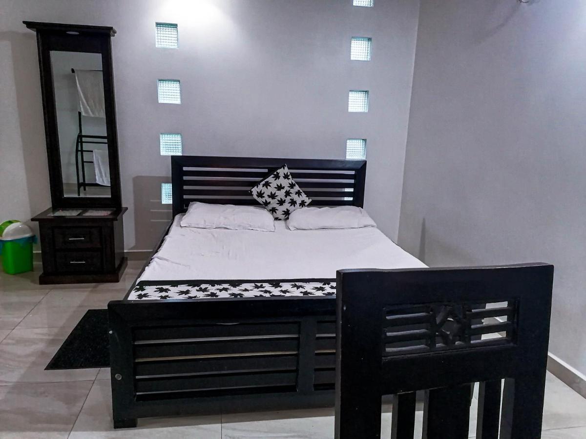 Hotel White House Ratnapura Luaran gambar