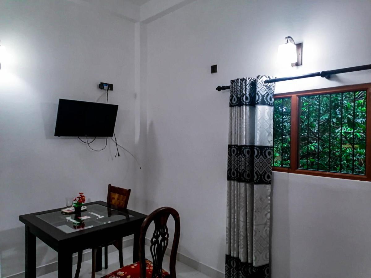Hotel White House Ratnapura Luaran gambar