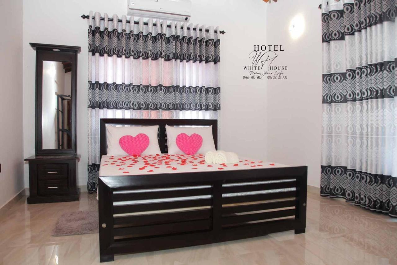 Hotel White House Ratnapura Luaran gambar