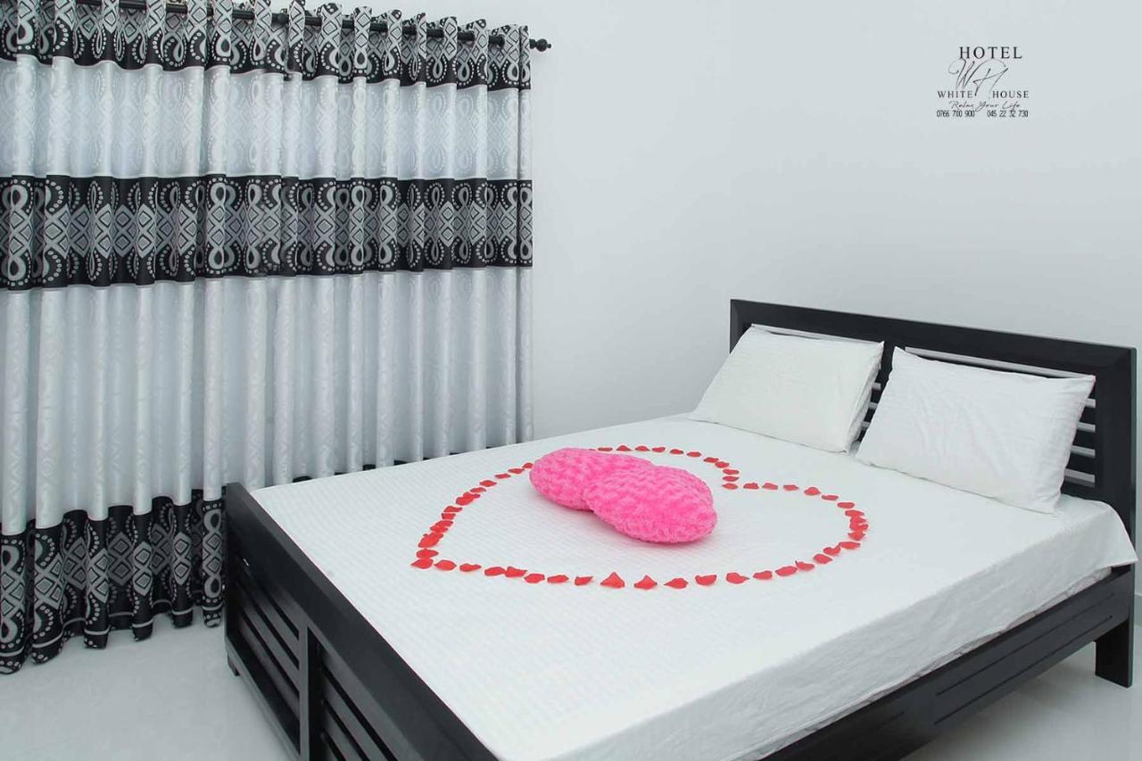Hotel White House Ratnapura Luaran gambar