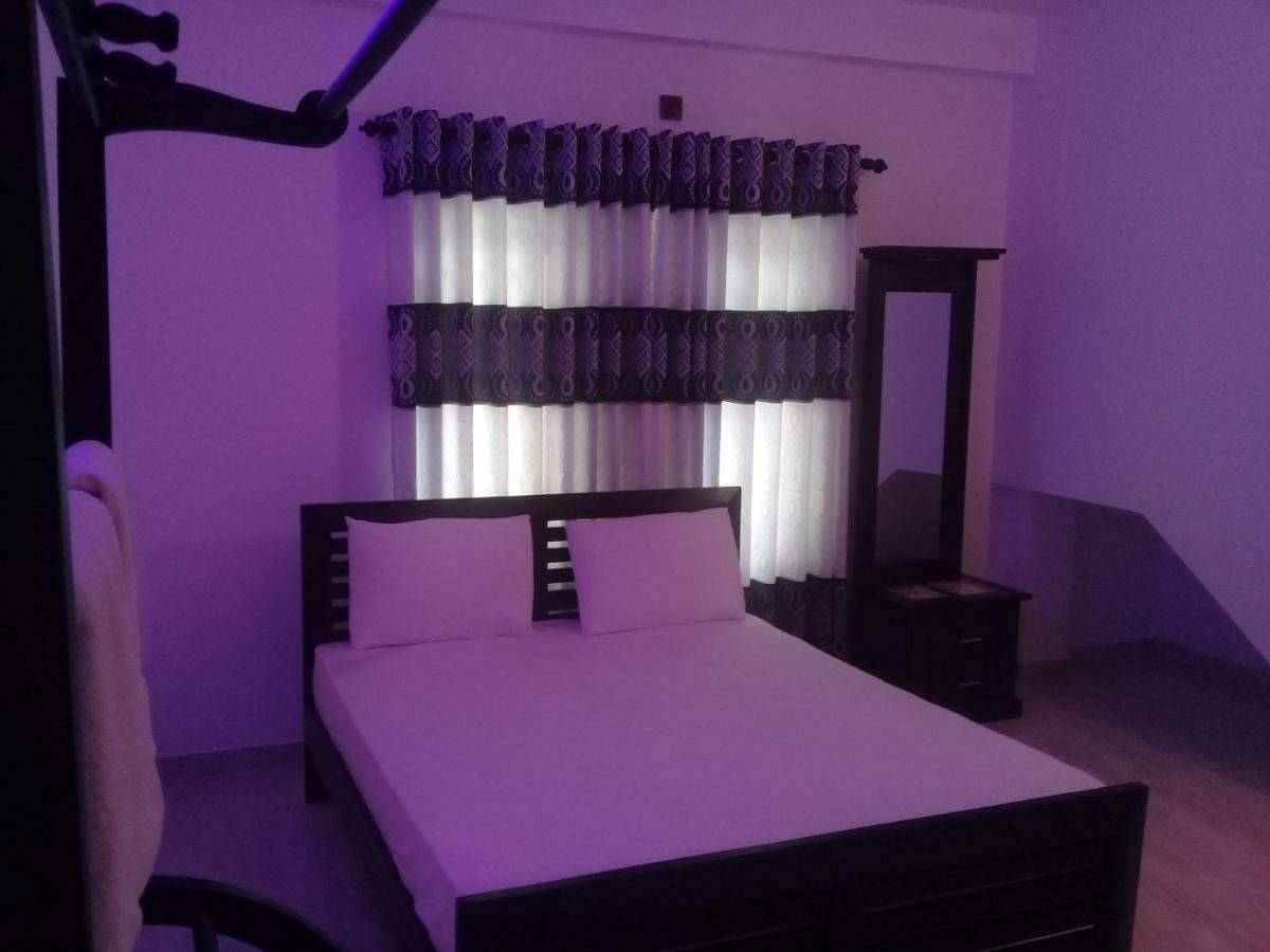 Hotel White House Ratnapura Luaran gambar