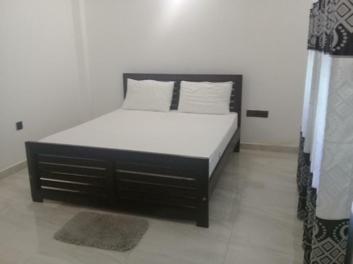 Hotel White House Ratnapura Luaran gambar