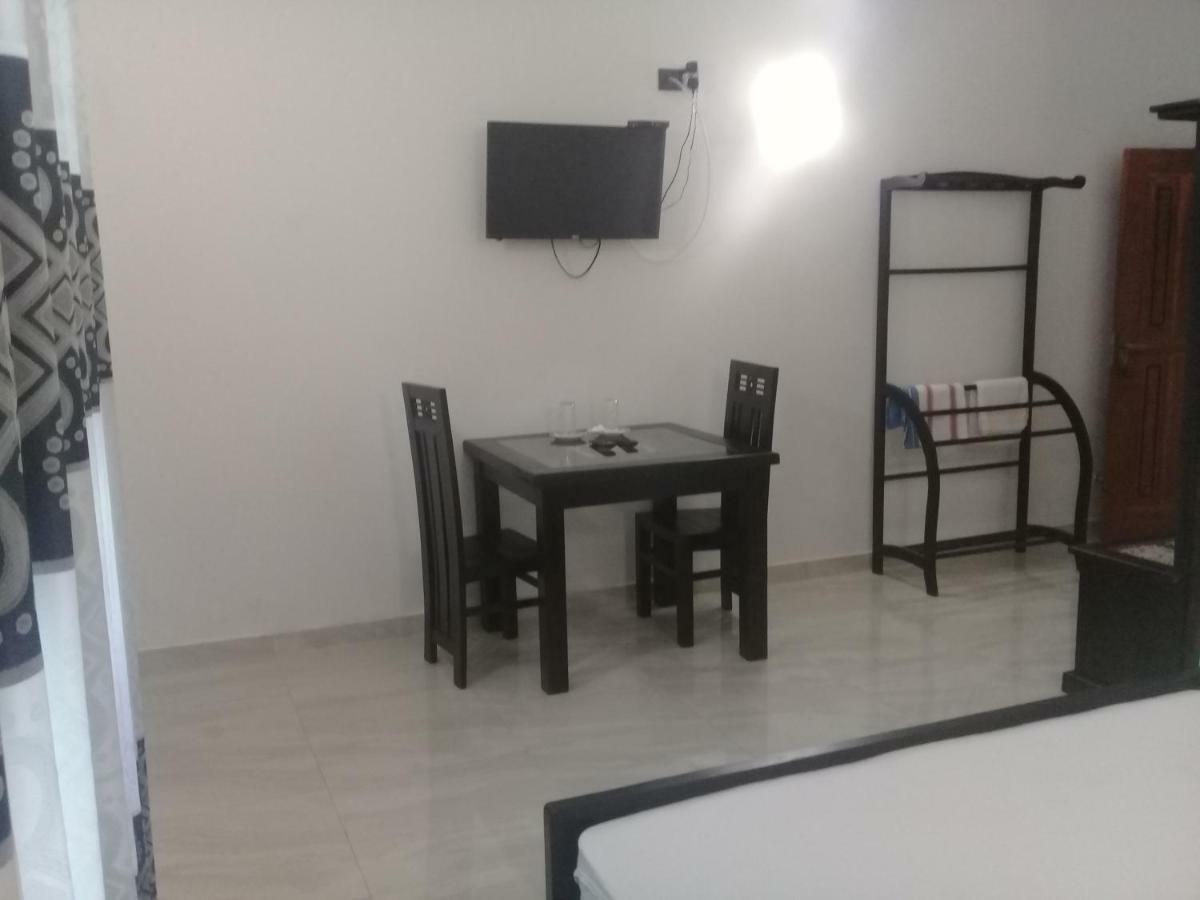 Hotel White House Ratnapura Luaran gambar
