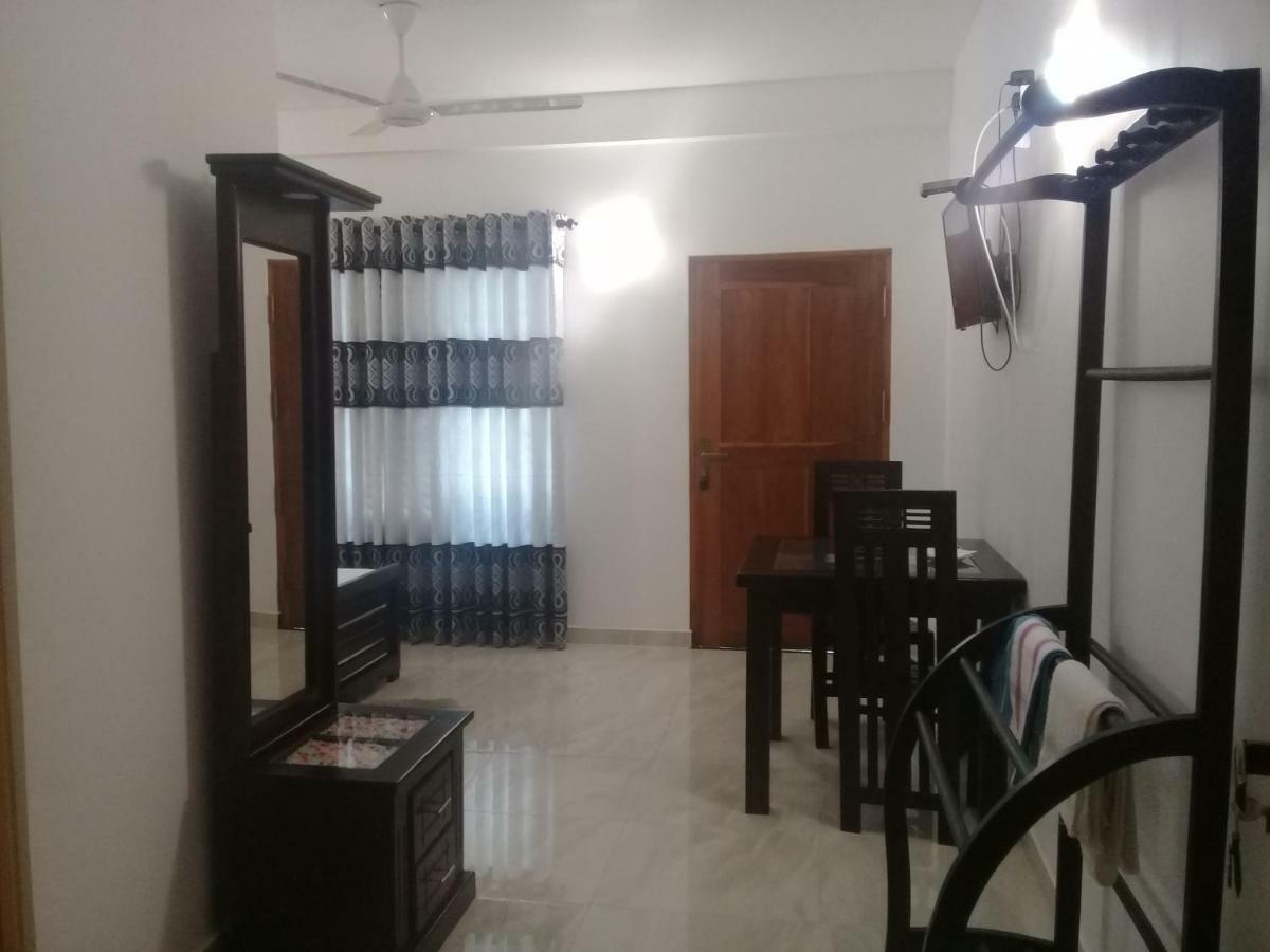 Hotel White House Ratnapura Luaran gambar