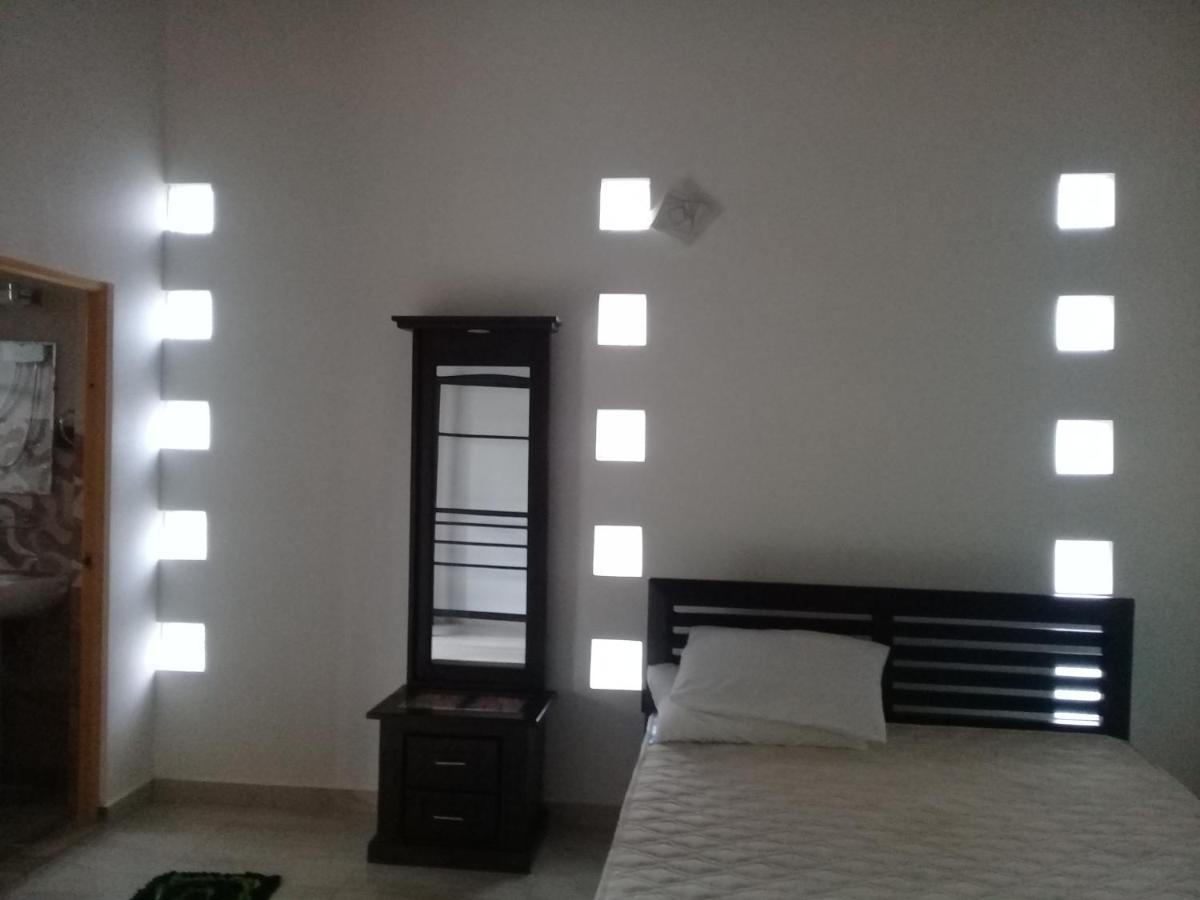 Hotel White House Ratnapura Luaran gambar
